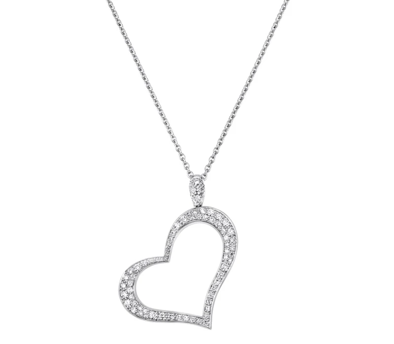 Piaget 伯爵 Hearts系列垂飾項鍊，18K白金，鑲襯68顆圓鑽（約0.77克拉），售價NT$ 275,000Graff 格拉夫 Classic Graff系列心形吊墜項鍊，18K白金鑲嵌鑽石0.9克拉，售價NT$244,000