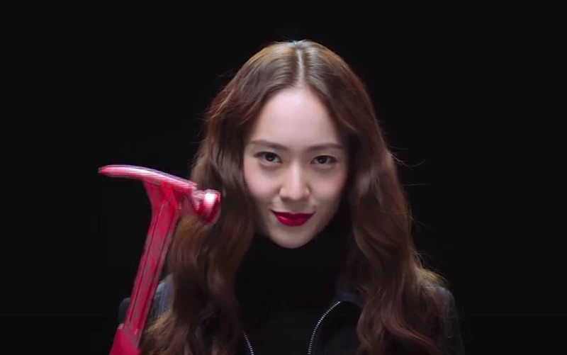 《 Crazy Love》鄭秀晶 飾演 李信雅 （暫譯）