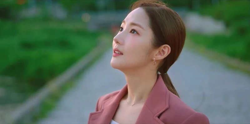 《氣象廳的人們》朴敏英飾演陳夏京,展現冷都女魅力 《氣象廳的人們》朴敏英飾演陳夏京,展現冷都女魅力