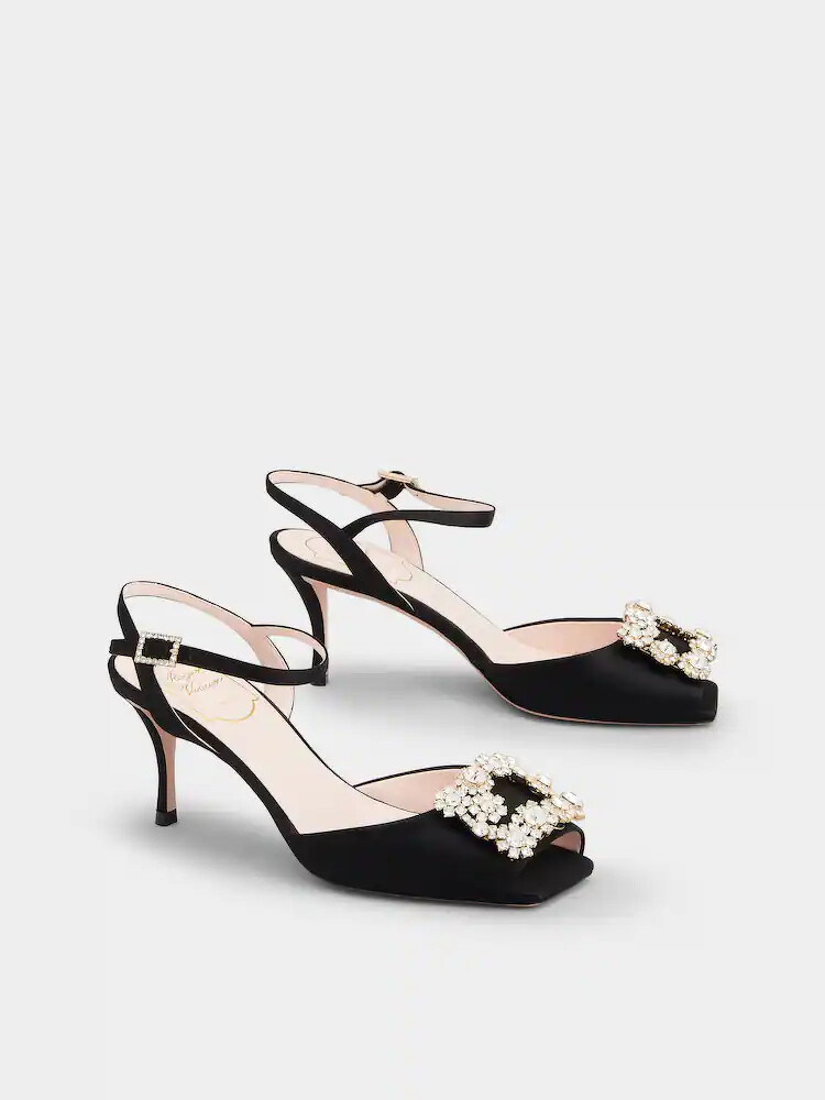 Flower Strass黑色緞面魚口花鑽跟鞋,NT68,200 Flower Strass黑色緞面魚口花鑽跟鞋,NT68,200