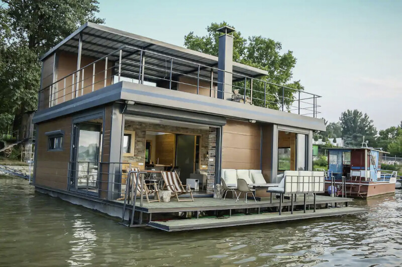 船屋外觀。 船屋外觀。