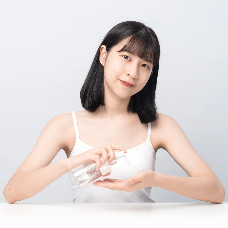 JAN DAN簡單玫瑰賦活卸妝油使用照。