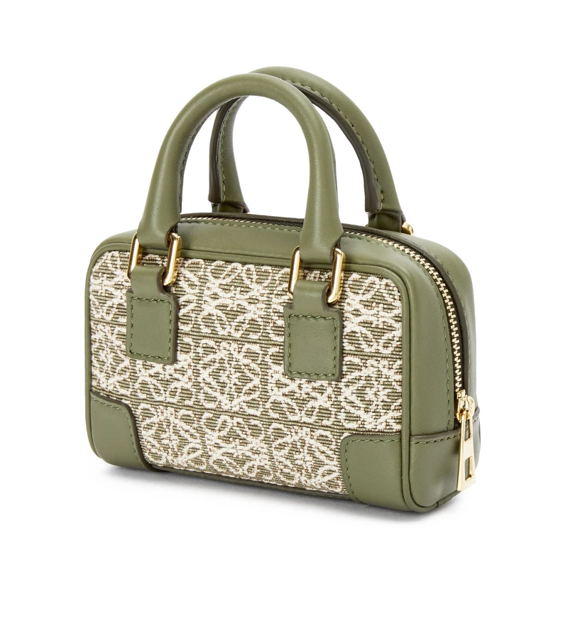 Amazona Nano酪梨綠提花鍊帶提包，NT 39,000