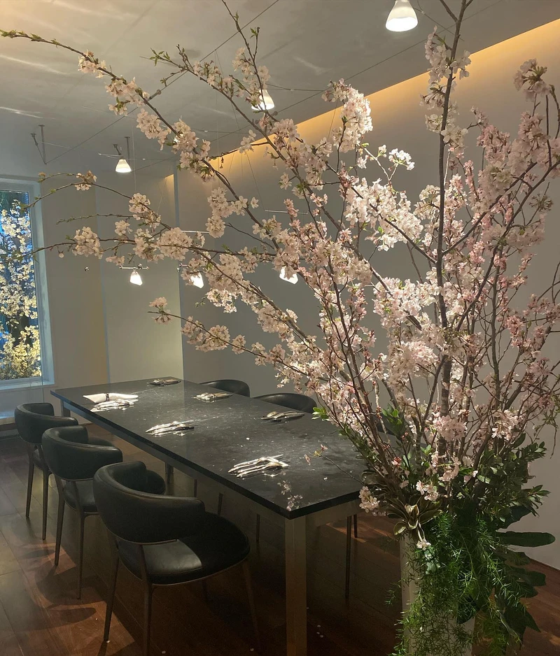 Été位於澀谷區代代木站民宅區內。