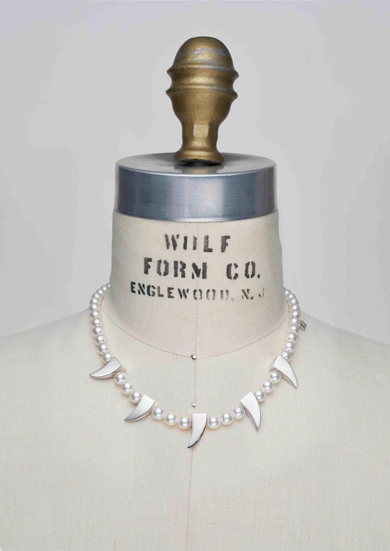 MIKIMOTO COMME des GARÇONS聯名珍珠項鍊 – 尖牙裝飾款 MIKIMOTO COMME des GARÇONS聯名珍珠項鍊 – 尖牙裝飾款