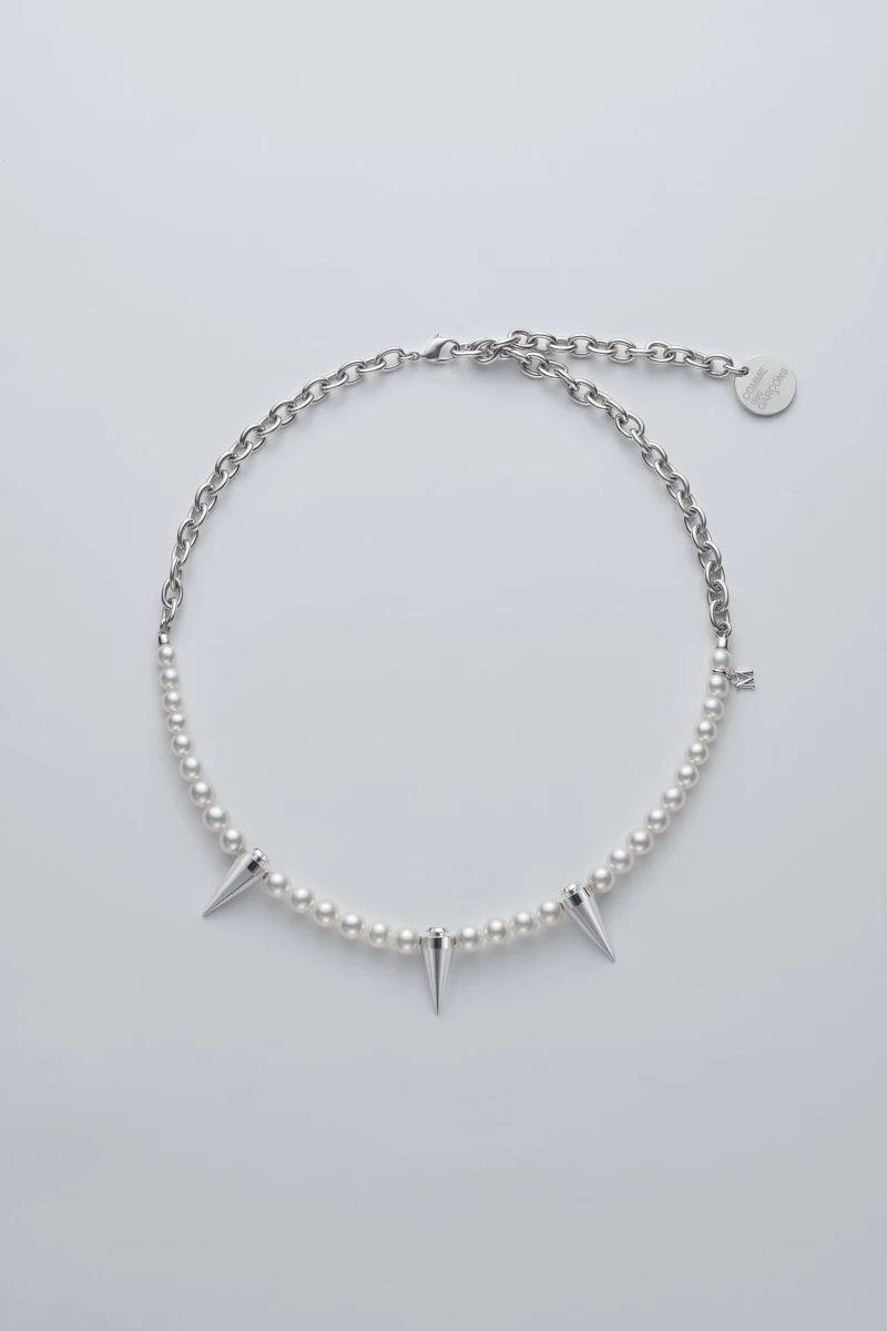 MIKIMOTO COMME des GARÇONS聯名珍珠項鍊 – 鉚釘裝飾款 MIKIMOTO COMME des GARÇONS聯名珍珠項鍊 – 鉚釘裝飾款