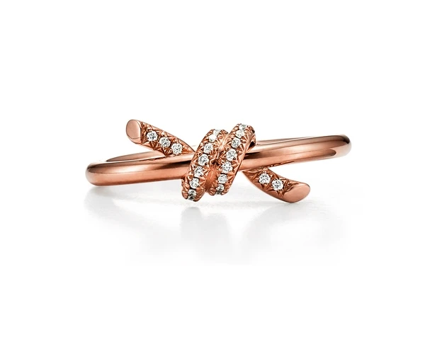 Tiffany Knot 18K玫瑰金窄版鑲鑽戒指 NT$63,000