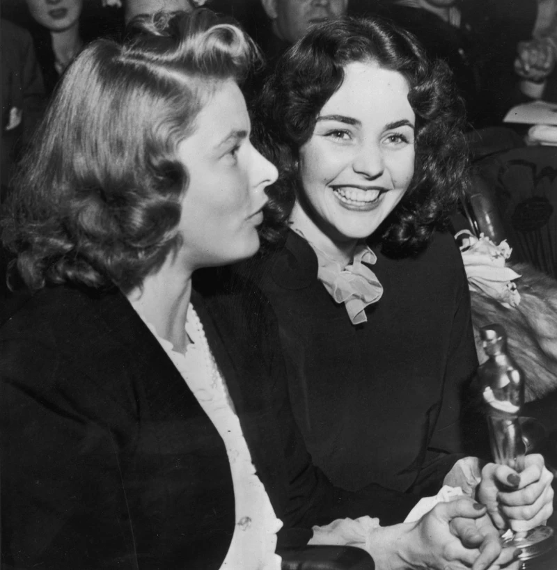 珍妮佛·瓊斯-Jennifer Jones-1944奥斯卡金像獎 珍妮佛·瓊斯-Jennifer Jones-1944奥斯卡金像獎