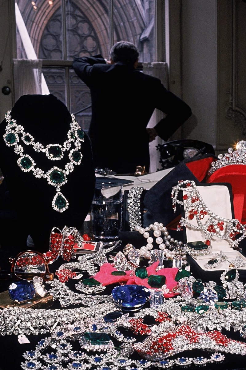 海瑞.溫斯頓先生Mr. Harry Winston 海瑞.溫斯頓先生Mr. Harry Winston