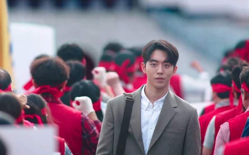 《二十五,二十一》南柱赫演技進步 《二十五,二十一》南柱赫演技進步