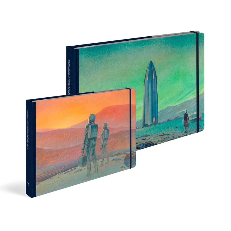 《Travel Book Mars》有兩種不同尺寸大小。 《Travel Book Mars》有兩種不同尺寸大小。