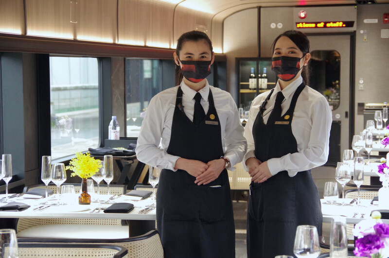 並搭配五星侍餐管家服務。 並搭配五星侍餐管家服務。