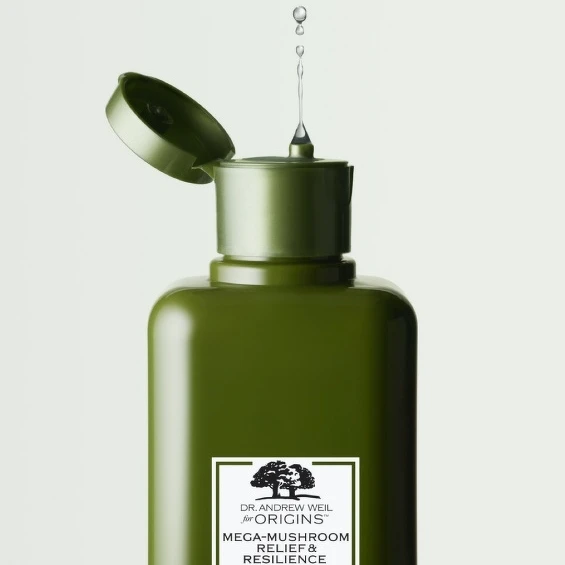 品木宣言DR.WEIL青春無敵靈芝光潤機能水情境。 品木宣言DR.WEIL青春無敵靈芝光潤機能水情境。