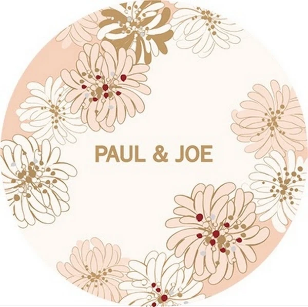 PAUL & JOE BEAUTE法式美妝經典的西洋菊圖騰。 PAUL & JOE BEAUTE法式美妝經典的西洋菊圖騰。
