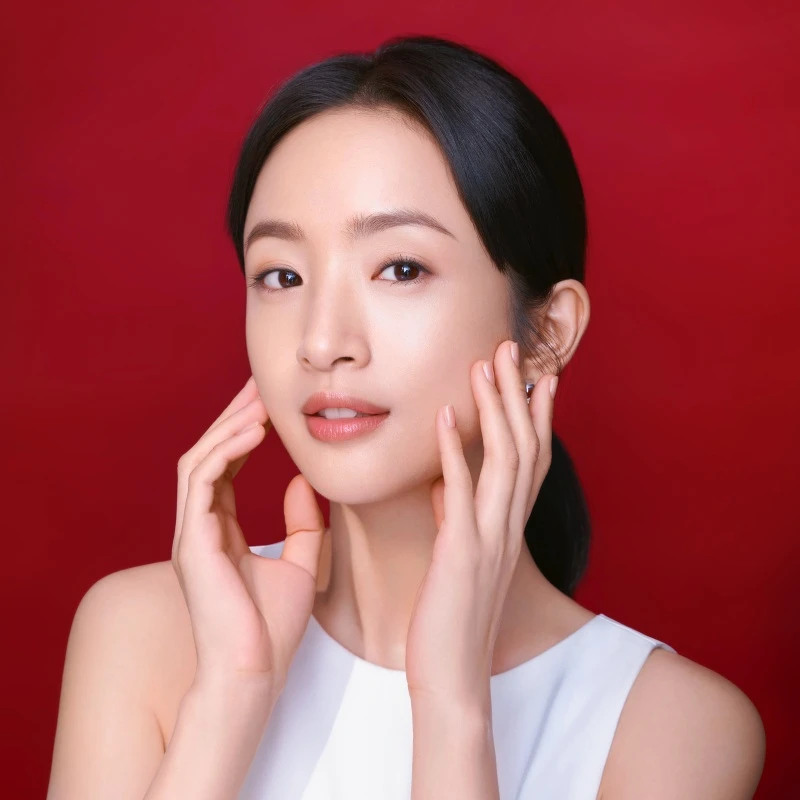 巴黎萊雅全新肌膚保養暨女性平權年度品牌大使林依晨形象照。