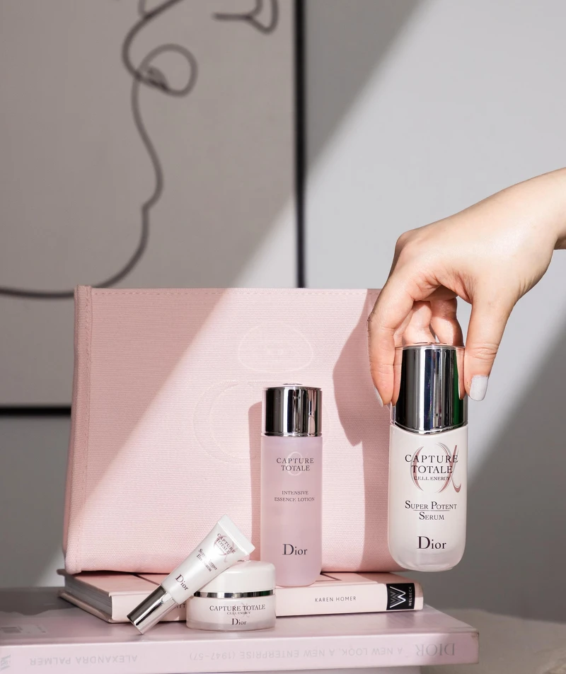 DIOR《逆時能量精華組》保養禮盒NT$4850。 DIOR《逆時能量精華組》保養禮盒NT$4850。