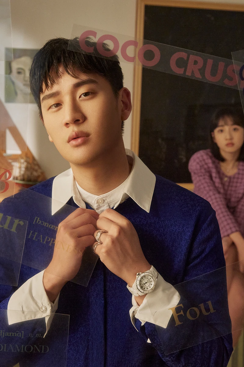 李沐/COCO CRUSH高級珠寶系列:耳扣、耳環、大型款戒指、小型款戒指、窄版戒指;香奈兒紫色格紋幻彩斜紋軟呢外套,All by CHANEL。周興哲/COCO CRUSH高級珠寶系列:大型款戒指、小型款戒指;J12腕錶;香奈兒藍色雙C LOGO緹花襯衫,All by CHANEL。 李沐/COCO CRUSH高級珠寶系列:耳扣、耳環、大型款戒指、小型款戒指、窄版戒指;香奈兒紫色格紋幻彩斜紋軟呢外套,All by CHANEL。周興哲/COCO CRUSH高級珠寶系列:大型款戒指、小型款戒指;J12腕錶;香奈兒藍色雙C LOGO緹花襯衫,All by CHANEL。