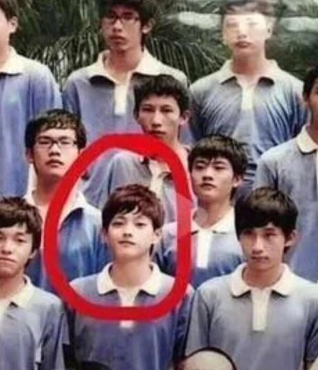 許凱國中團體照