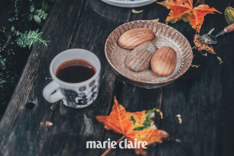 提供甜點與咖啡。 提供甜點與咖啡。