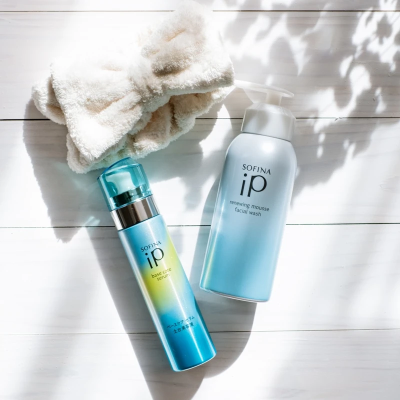 Sofina iP瞬亮碳酸洗顏慕絲實拍情境。 Sofina iP瞬亮碳酸洗顏慕絲實拍情境。