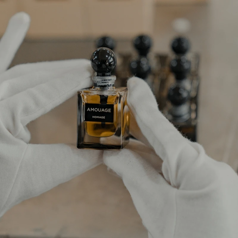 AMOUAGE ATTARS工廠照。