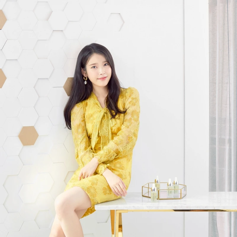 CNP Laboratory蜂膠能量彈潤安瓶IU形象照。