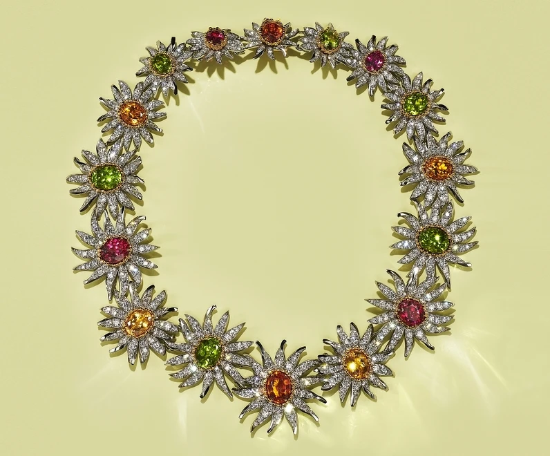 Tiffany & Co. Schlumberger雛菊設計鉑金與18K金鑲嵌錳鋁榴石, 黃水晶, 帝王托帕石, 橄欖石, 紅碧璽與鑽石項鍊 Tiffany & Co. Schlumberger雛菊設計鉑金與18K金鑲嵌錳鋁榴石, 黃水晶, 帝王托帕石, 橄欖石, 紅碧璽與鑽石項鍊