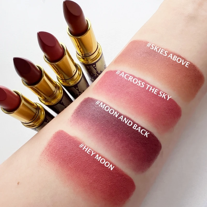 M.A.C月夜星辰系列時尚專業唇膏手部試色。 M.A.C月夜星辰系列時尚專業唇膏手部試色。