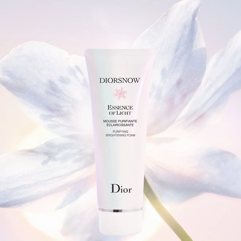 Dior迪奧雪晶靈極亮光采潔顏乳情境圖。