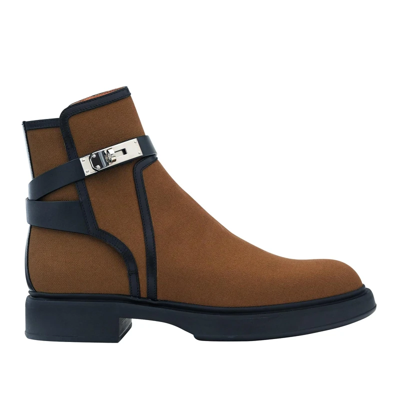 Hermès 棉質帆布與小牛皮拼接踝靴，NT50,500。