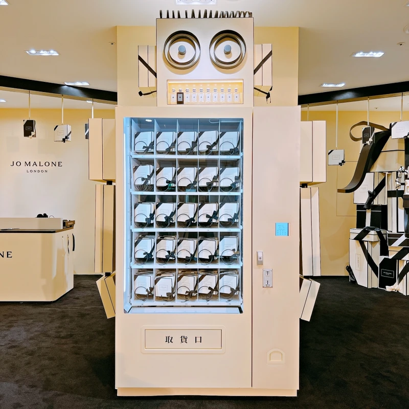Jo Malone London - JoBots禮物概念店門口大型的機器人造型禮物販賣機很吸睛。