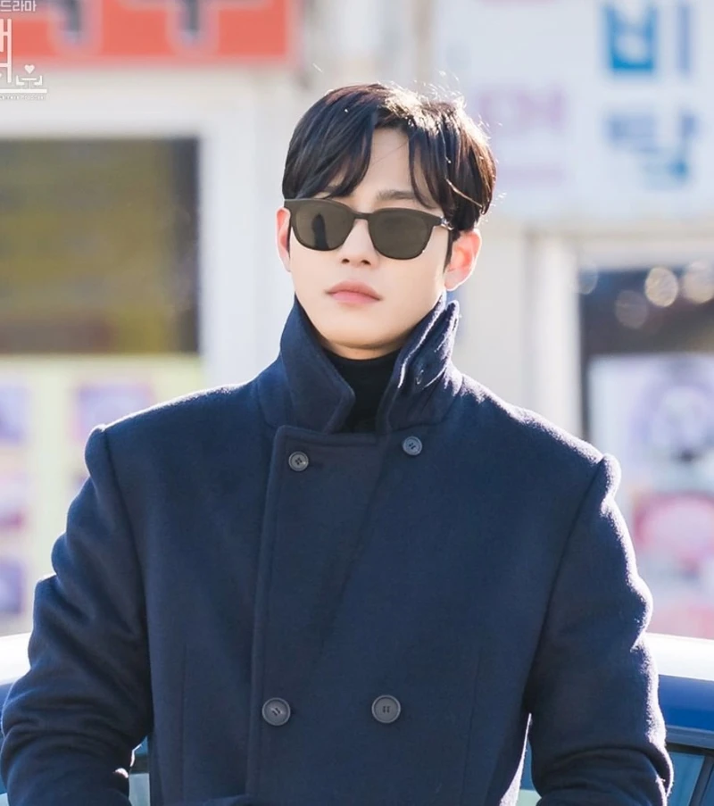安孝燮戴上墨鏡充滿高貴神秘感 安孝燮戴上墨鏡充滿高貴神秘感
