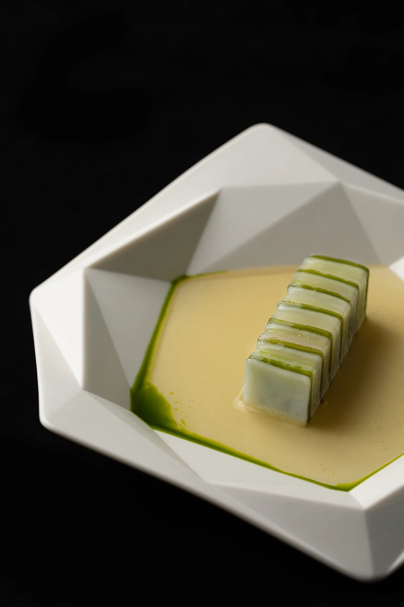 NECESSITY VS PLEASURE。 NECESSITY VS PLEASURE。