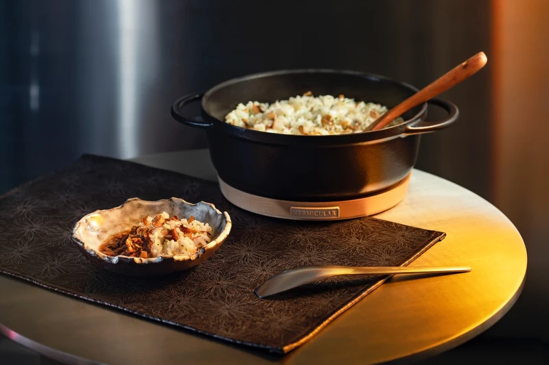 台灣常見的平民小吃滷肉飯也華麗大轉身。