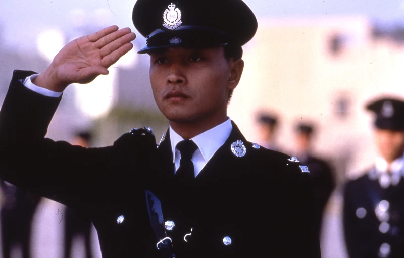 張國榮在《英雄本色》形象熱血帥氣