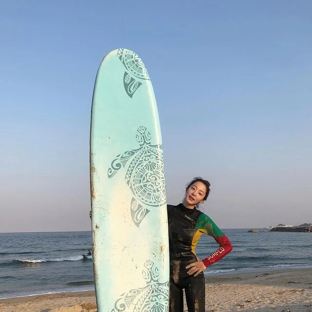 《社內相親》薛仁雅熱愛戶外運動