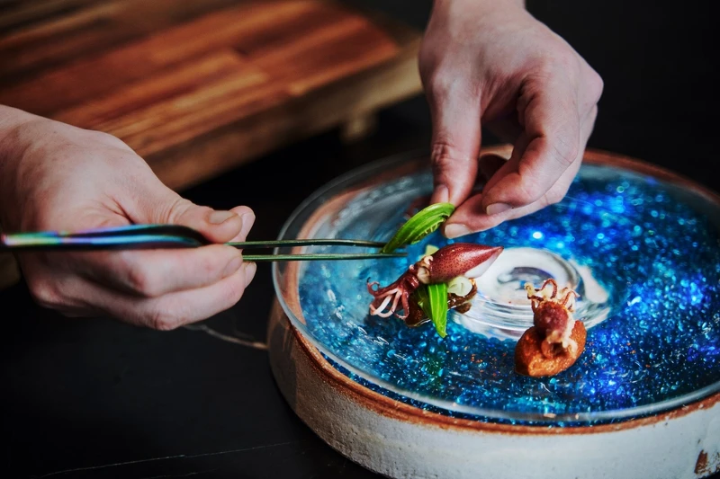 主廚以畫作《生生不息 Circle of Life》的料理創作。