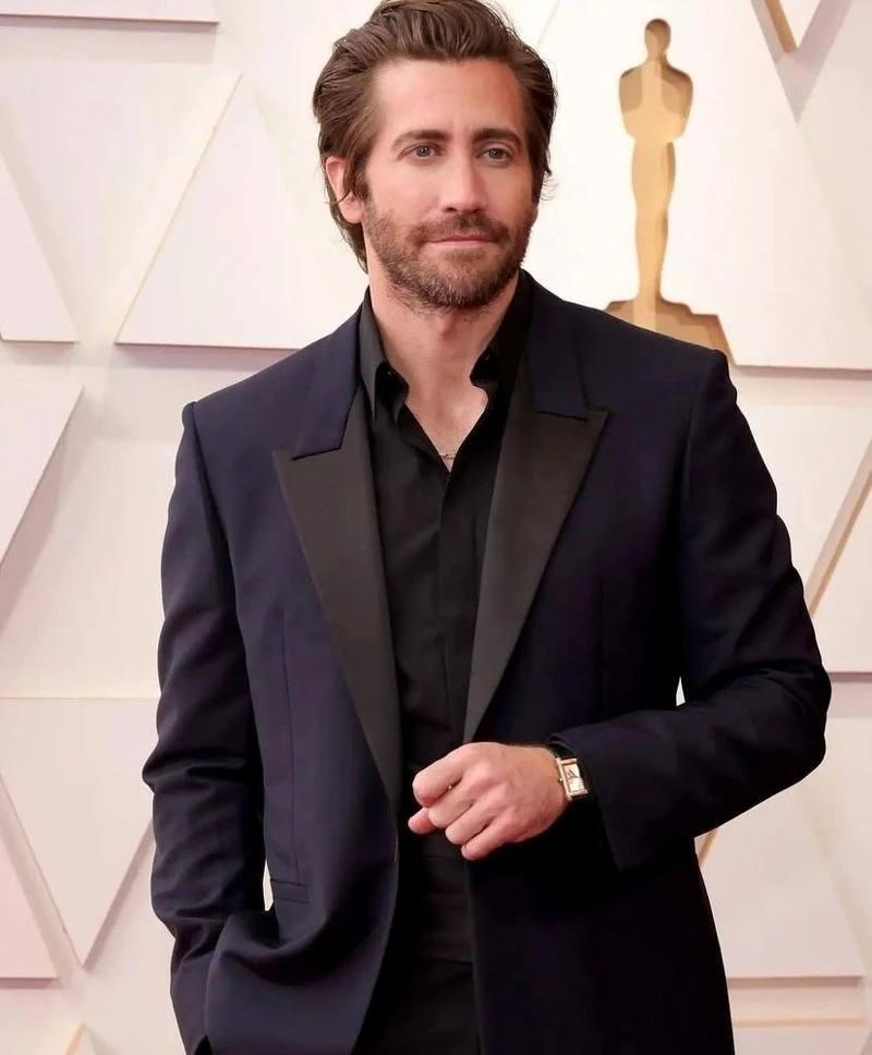 2022奧斯卡紅毯的男星造型與穿搭手錶：傑克葛倫霍 Jake Gyllenhaal