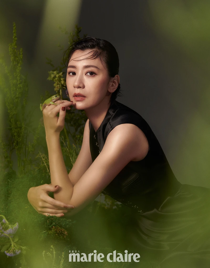 黑色刺繡洋裝,Gucci。 黑色刺繡洋裝,Gucci。