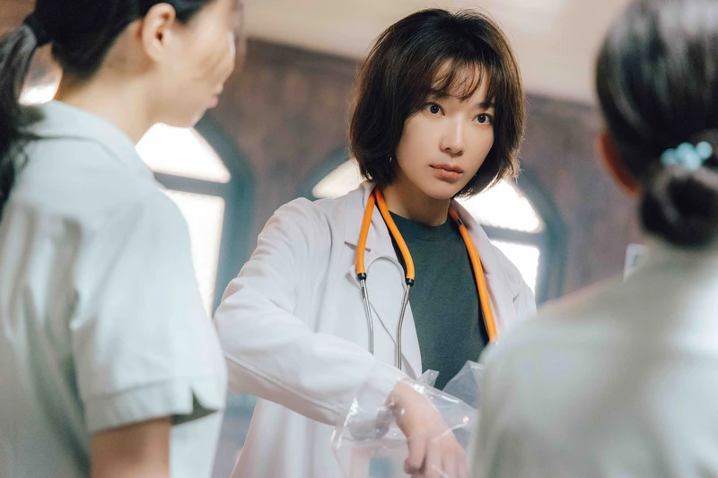 ▲▼劇中醫療場景逼真。(圖 / 牽猴子提供) ▲▼劇中醫療場景逼真。(圖 / 牽猴子提供)