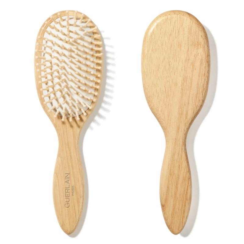 2022嬌蘭母親節品牌日限定,消費滿NT13,000加贈嬌蘭養護氣囊按摩梳。 2022嬌蘭母親節品牌日限定,消費滿NT13,000加贈嬌蘭養護氣囊按摩梳。