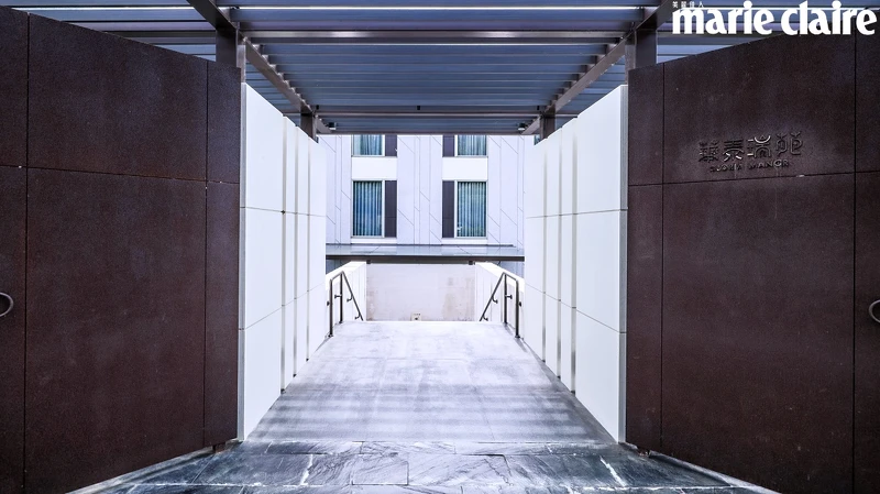 華泰瑞苑大門口