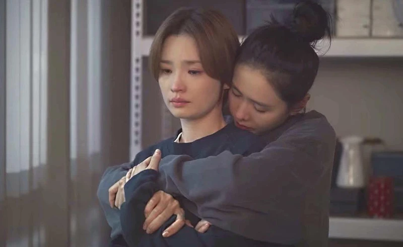 田美都自曝看到孫藝珍穿婚紗而流淚。 田美都自曝看到孫藝珍穿婚紗而流淚。