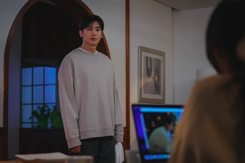 隨著恩秀不小心在宣宇電腦中發現他隱藏的暗戀感情，劇情開始進入了兩人正視友達以上戀人未滿的情誼到底會不會因為關係一改變反而回不去，以致在陷於內心糾結中的日常相處顯得越來越尷尬。