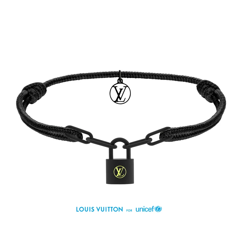 Silver Lockit X Virgil Abloh黑色鈦金屬手鏈 NT$17,100 Silver Lockit X Virgil Abloh黑色鈦金屬手鏈 NT$17,100