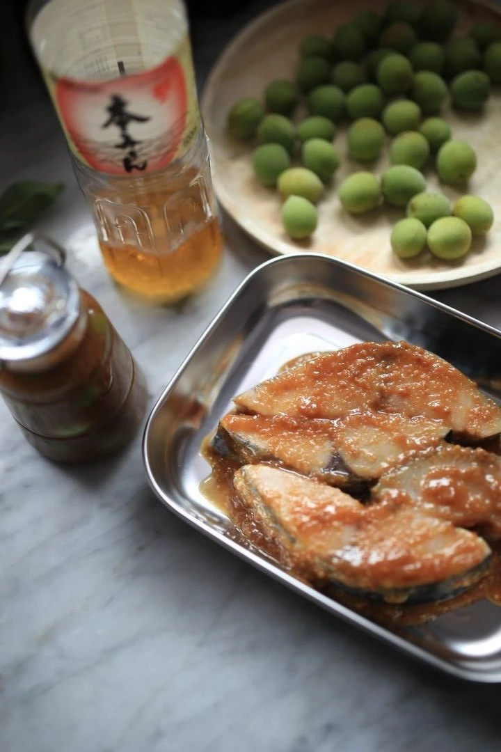 梅子味增烤魚。