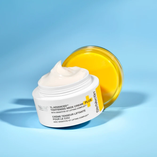 皺效奇蹟StriVectin皺效緊緻繃繃頸霜30ml,NT2,400、50ml,NT3,750。 皺效奇蹟StriVectin皺效緊緻繃繃頸霜30ml,NT2,400、50ml,NT3,750。