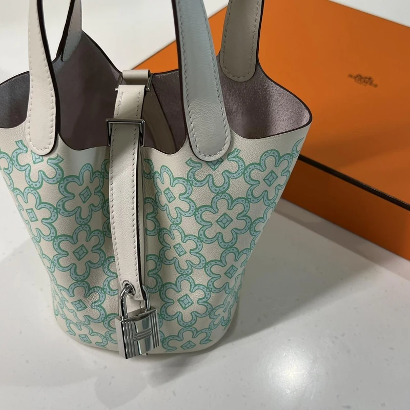 NT 100,900 NT 100,900