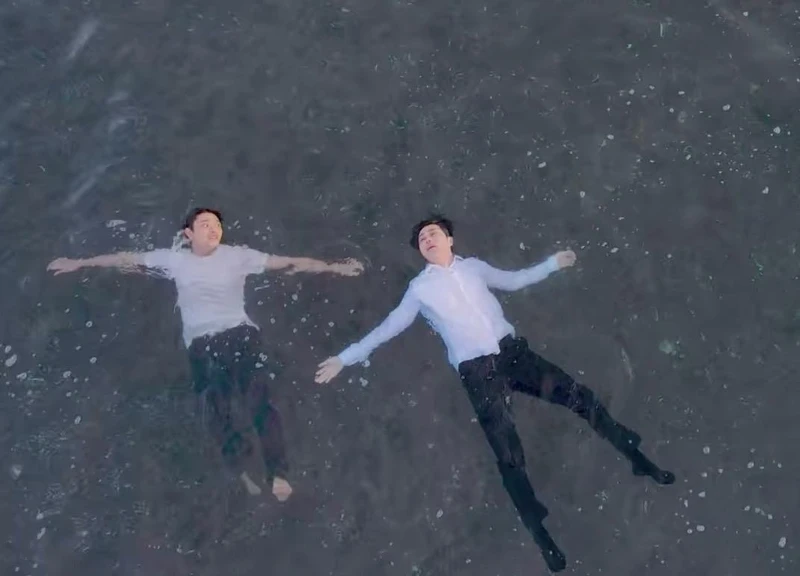 《我們的藍調時光》漢修與少年的自己相遇