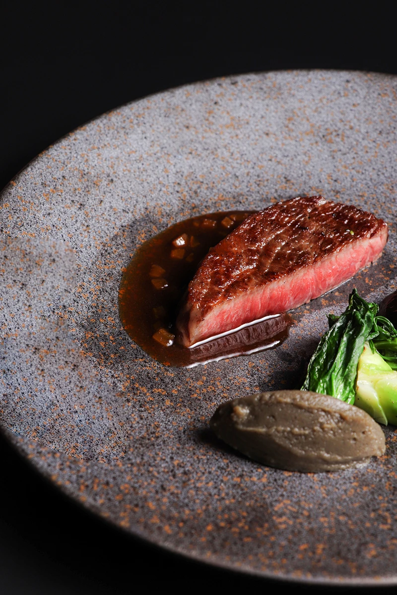 近江牛臀排、牛尾、黑松露。